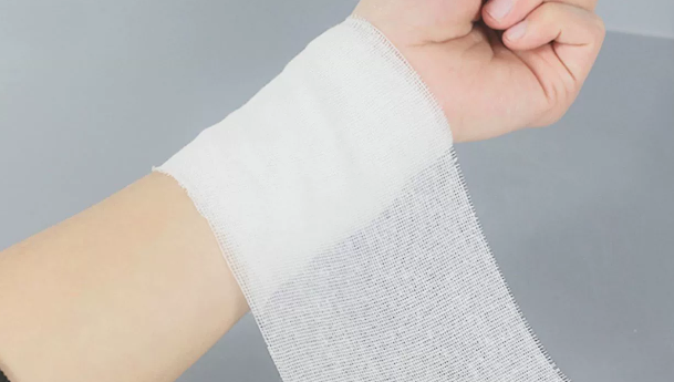 脫脂紗布繃帶有哪些特點(diǎn)？怎么使用？